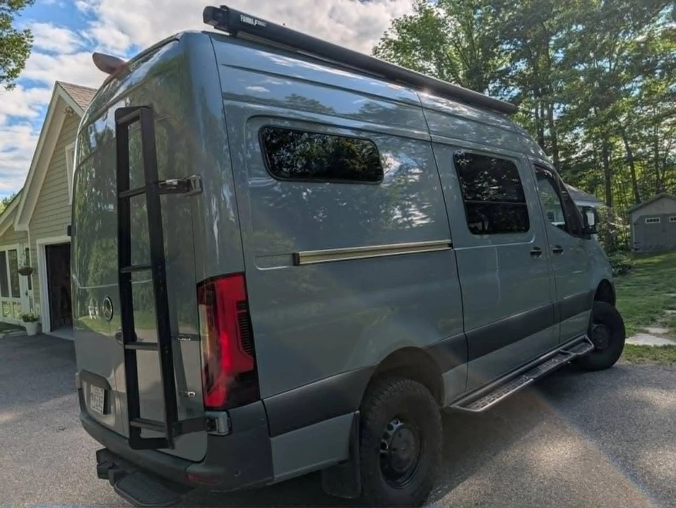 2023 Mercedes-Benz VS30 Sprinter - Image 2 of 12