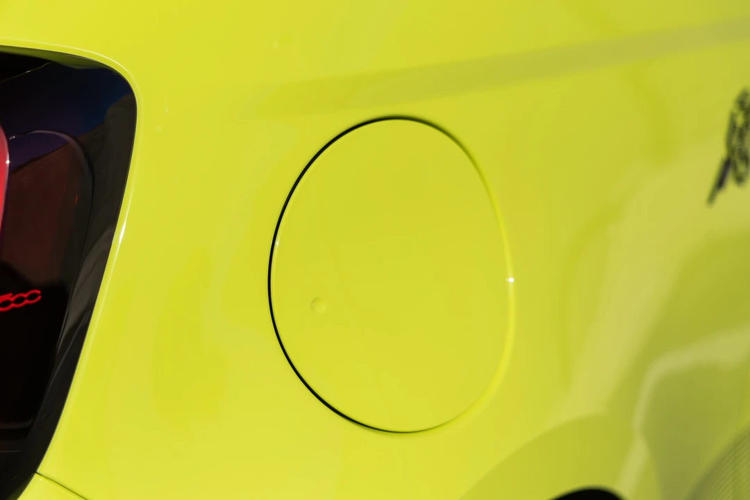 2023 Fiat 500e - Image 20 of 31
