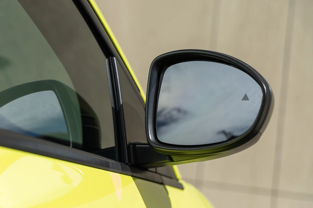 2023 Fiat 500e - Image 25 of 31