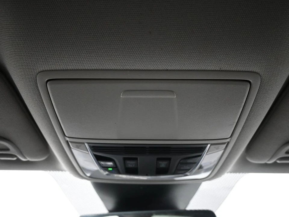 2023 Acura MDX 4th Gen - Image 17 of 21