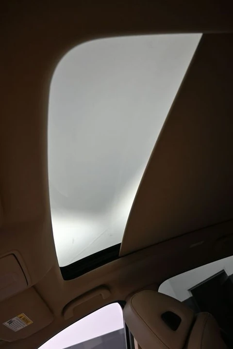 2023 Acura MDX 4th Gen - Image 18 of 21