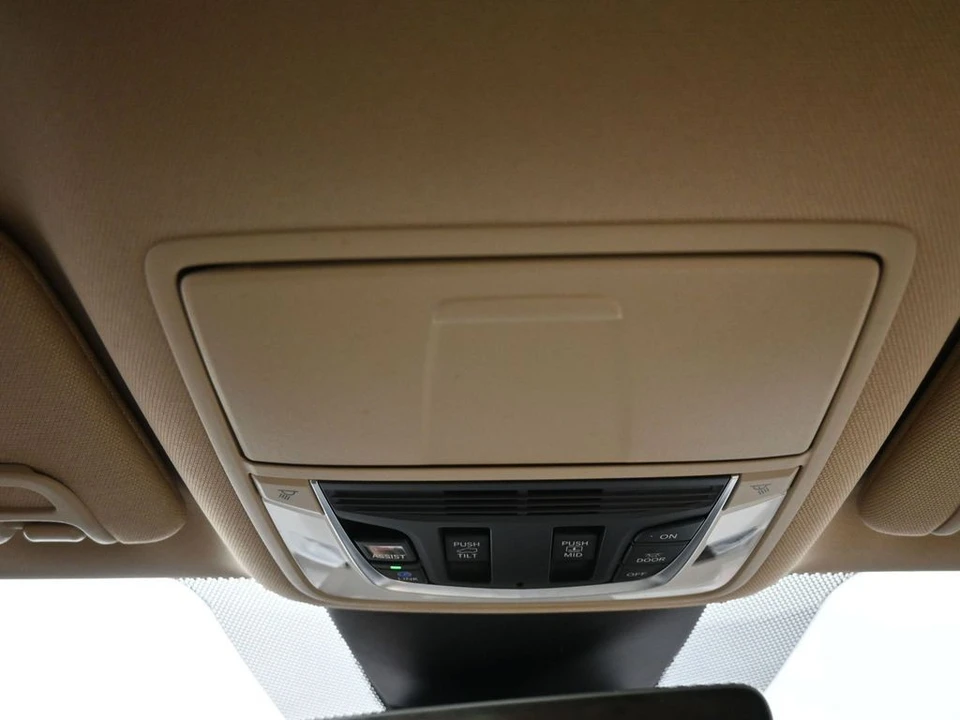 2023 Acura MDX 4th Gen - Image 17 of 21