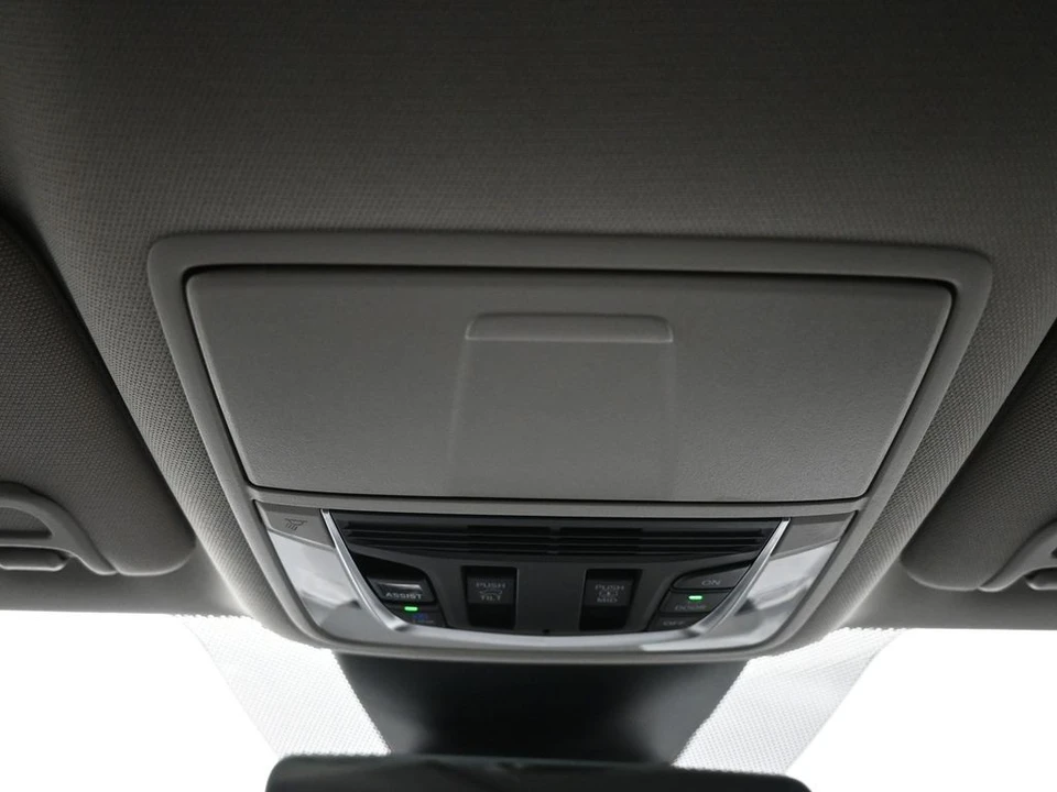 2023 Acura MDX 4th Gen - Image 17 of 21