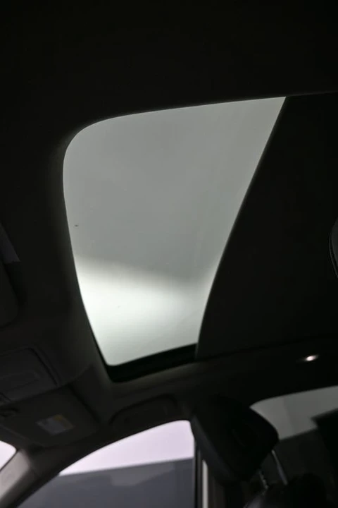 2023 Acura MDX 4th Gen - Image 18 of 21