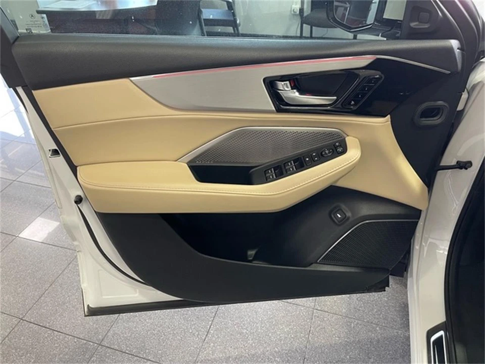 2023 Acura MDX 4th Gen - Image 23 of 31