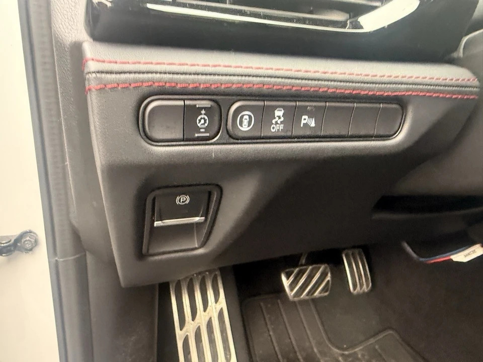 2023 Acura MDX 4th Gen - Image 16 of 21