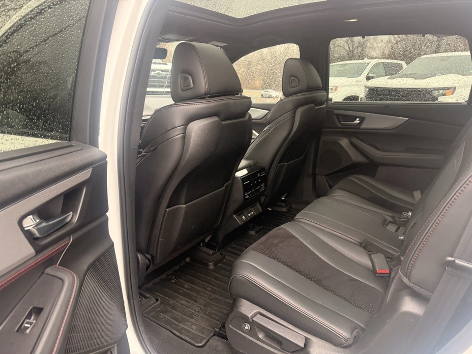 2023 Acura MDX 4th Gen - Image 18 of 21