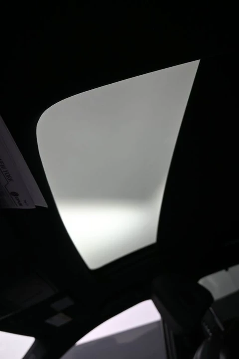2023 Acura MDX 4th Gen - Image 18 of 21