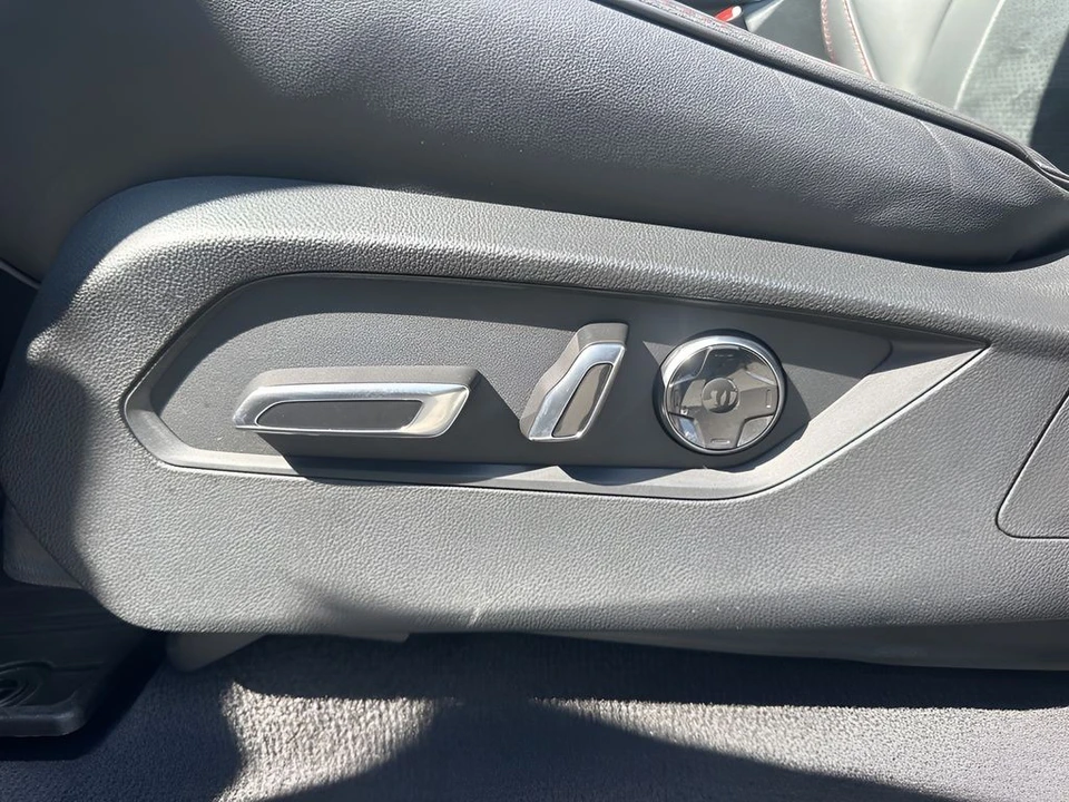 2023 Acura MDX 4th Gen - Image 10 of 12