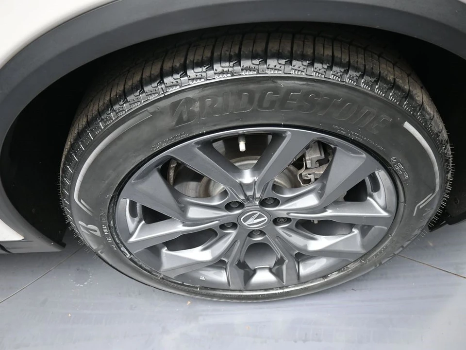 2023 Acura MDX 4th Gen - Image 13 of 21