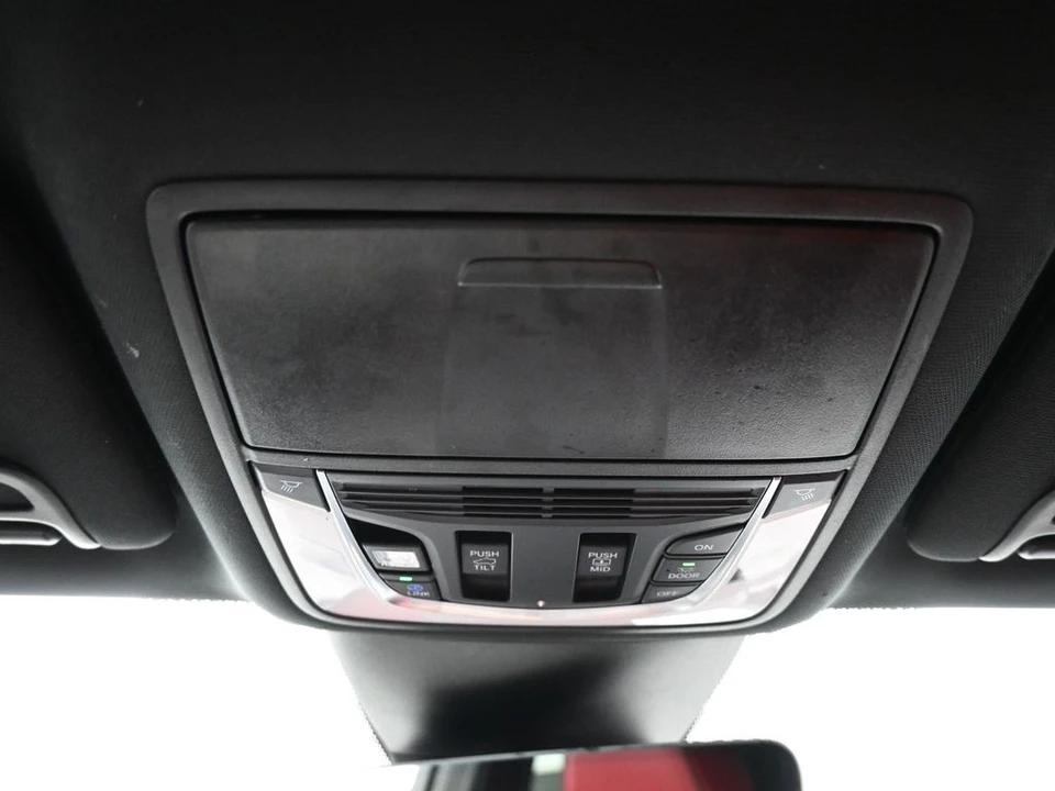 2023 Acura MDX 4th Gen - Image 17 of 21
