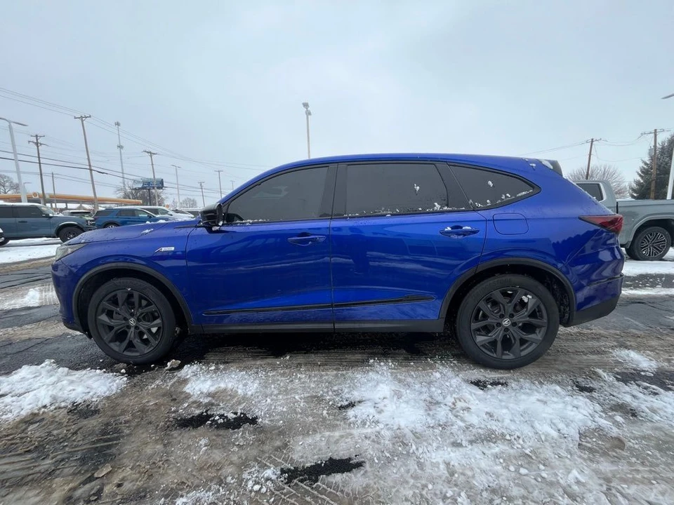 2023 Acura MDX 4th Gen - Image 9 of 12
