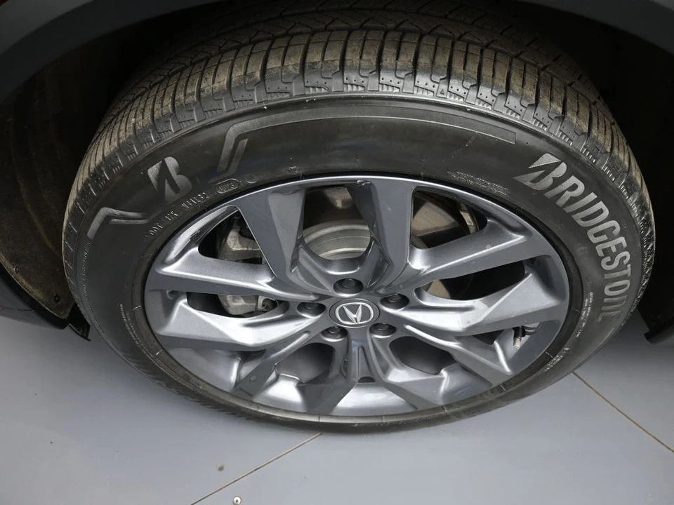 2023 Acura MDX 4th Gen - Image 14 of 21