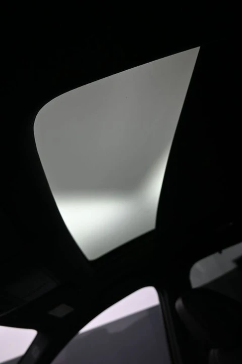 2023 Acura MDX 4th Gen - Image 18 of 21