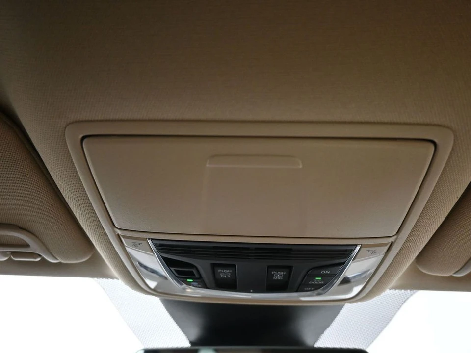 2023 Acura MDX 4th Gen - Image 17 of 21