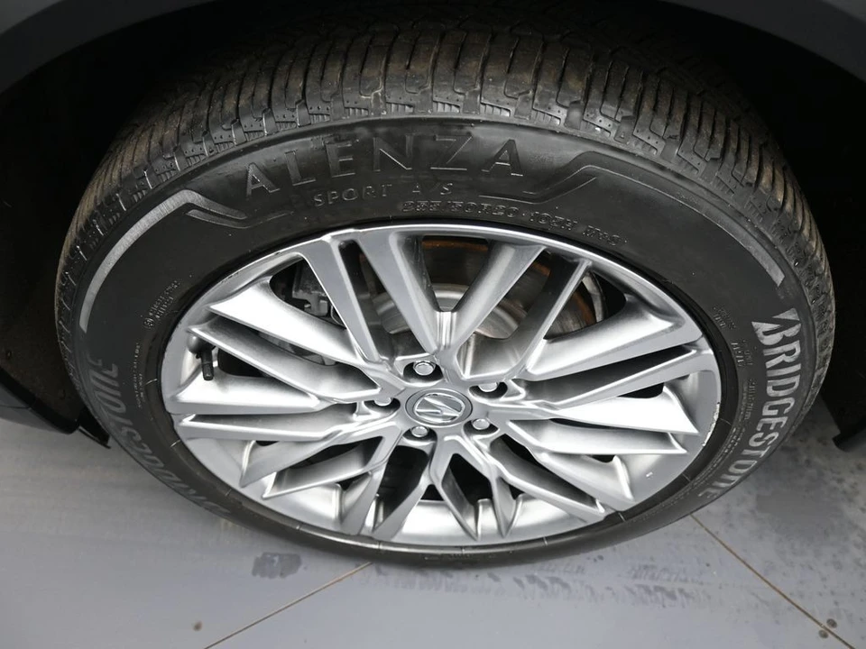 2023 Acura MDX 4th Gen - Image 14 of 21
