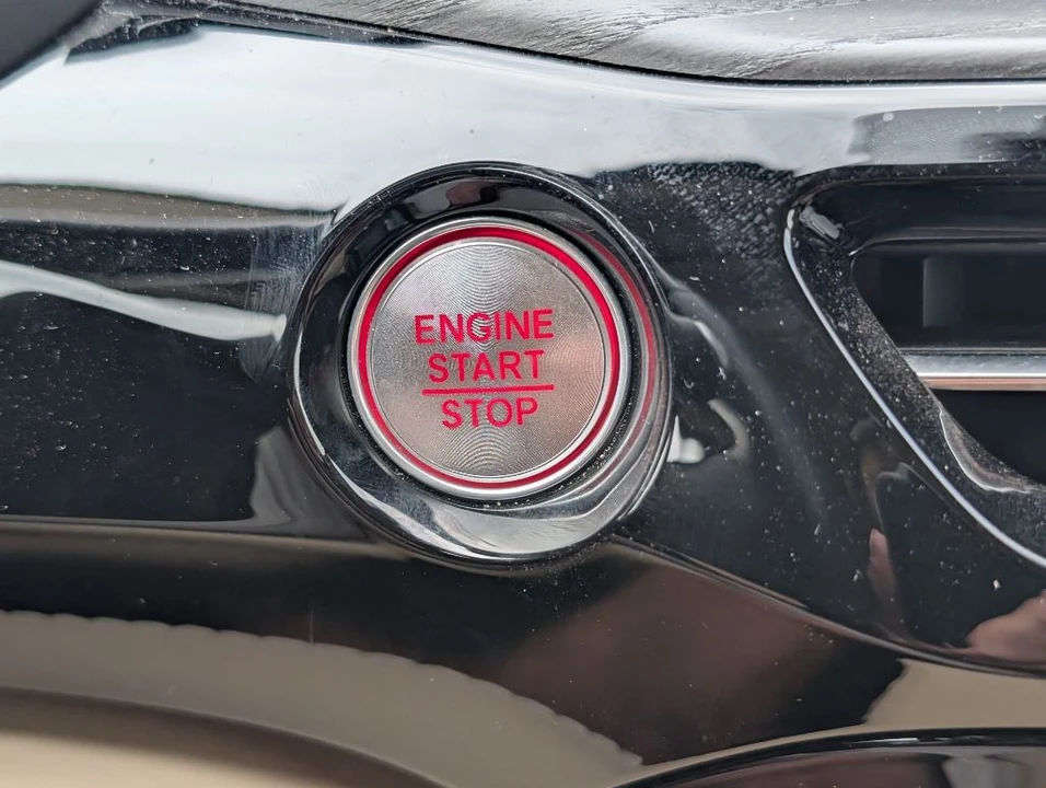 2023 Acura MDX 4th Gen - Image 19 of 21