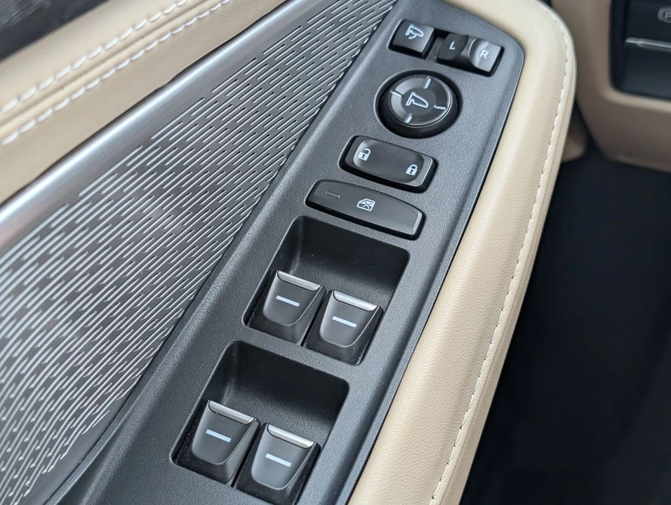 2023 Acura MDX 4th Gen - Image 12 of 21