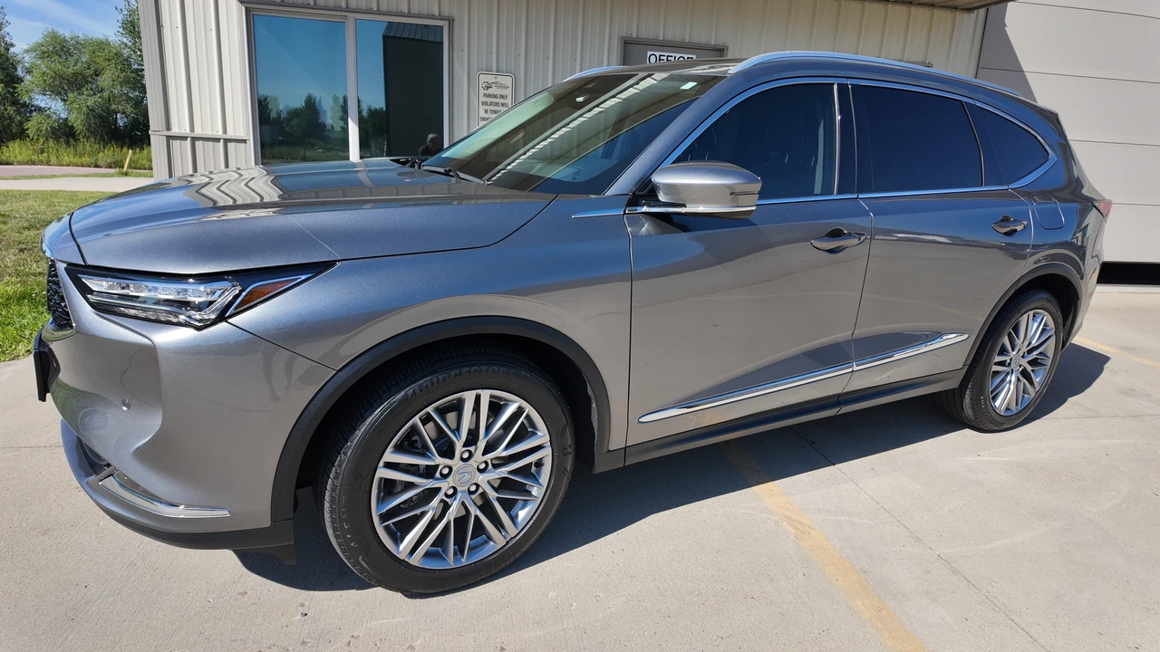 2023 Acura MDX 4th Gen - Image 9 of 31