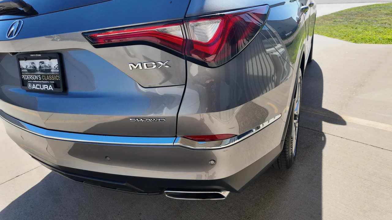 2023 Acura MDX 4th Gen - Image 24 of 31