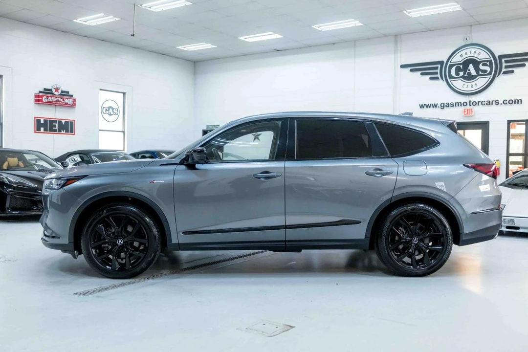2023 Acura MDX 4th Gen - Image 10 of 21