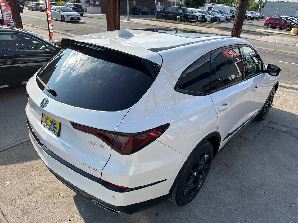 2023 Acura MDX 4th Gen - Image 11 of 21