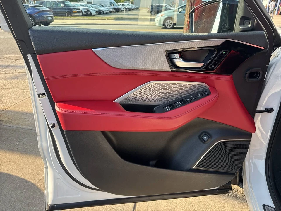 2023 Acura MDX 4th Gen - Image 16 of 21