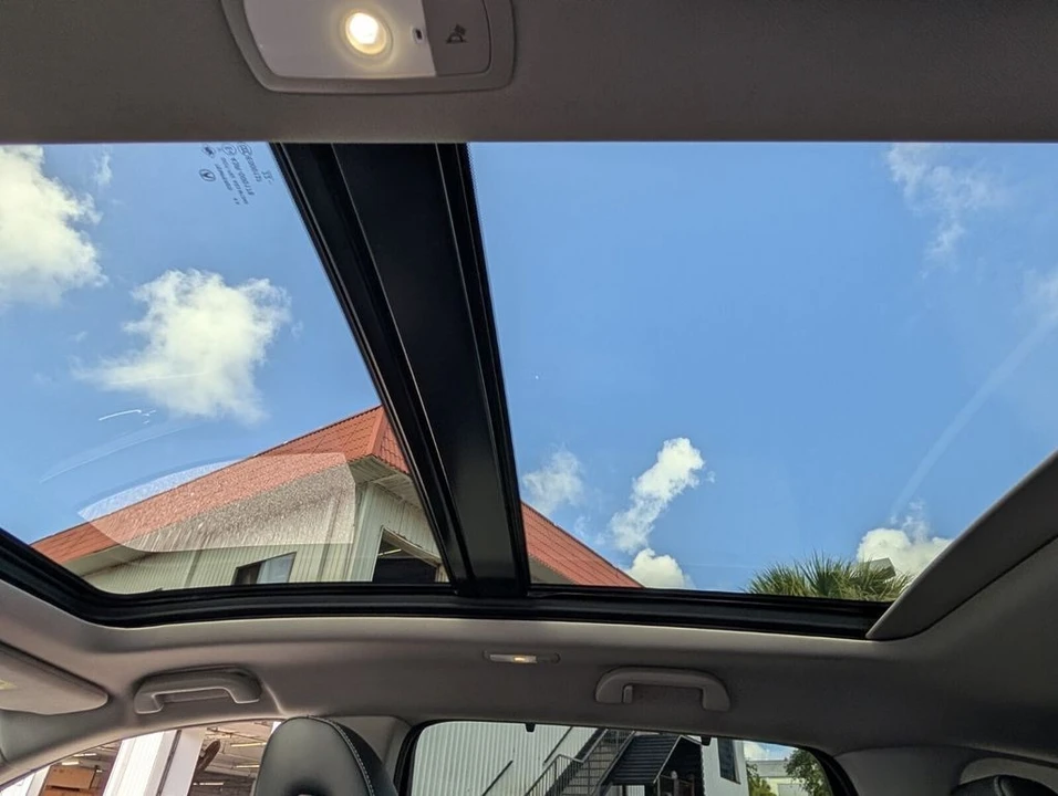 2023 Acura MDX 4th Gen - Image 13 of 21