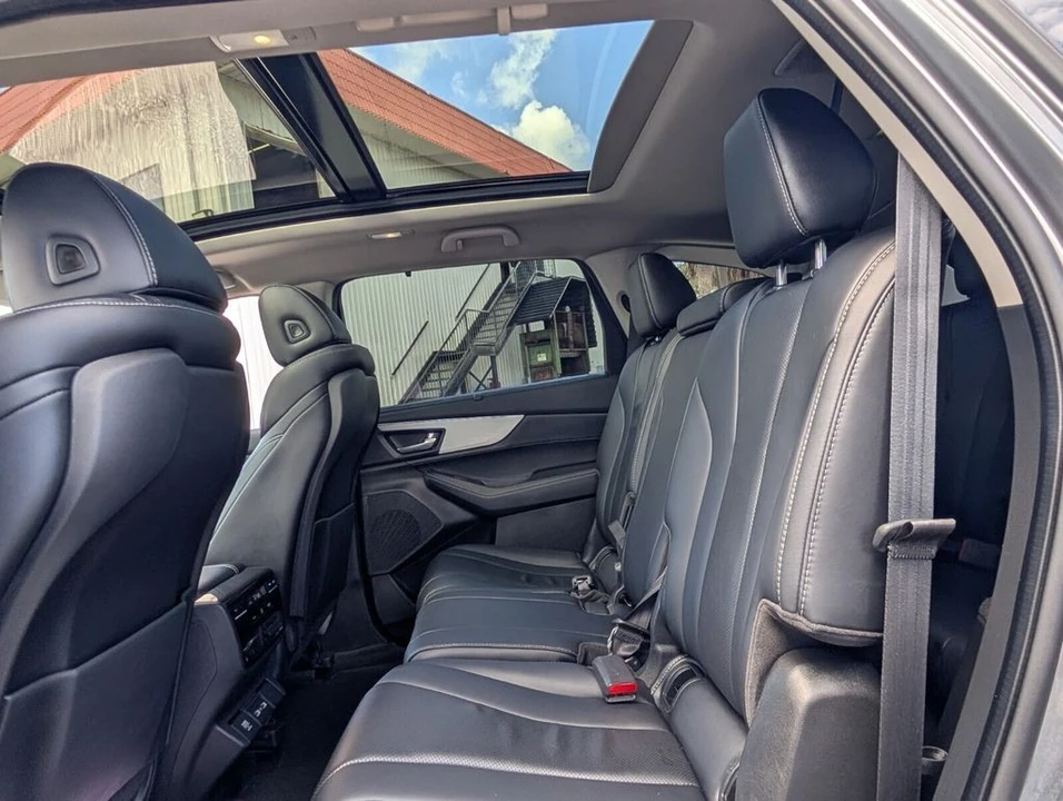 2023 Acura MDX 4th Gen - Image 12 of 21