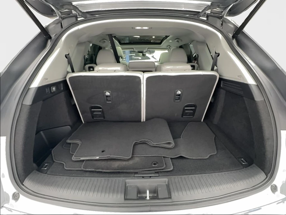 2023 Acura MDX 4th Gen - Image 17 of 21