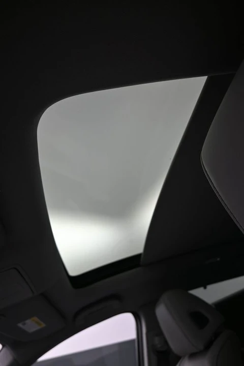 2023 Acura MDX 4th Gen - Image 19 of 21