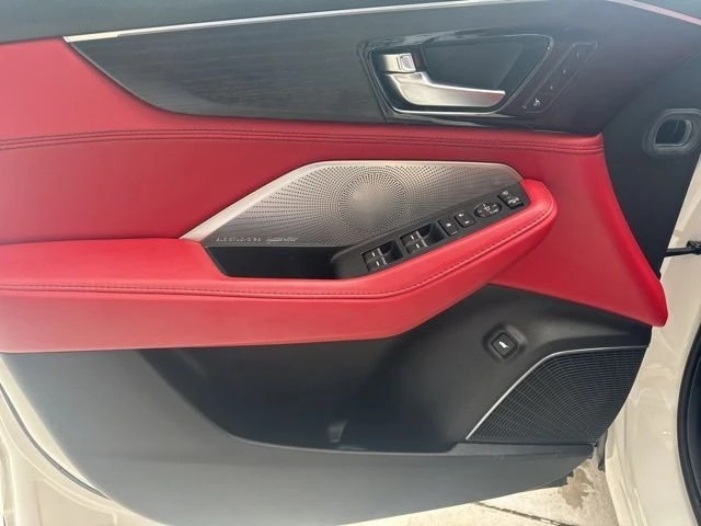 2023 Acura MDX 4th Gen - Image 8 of 9