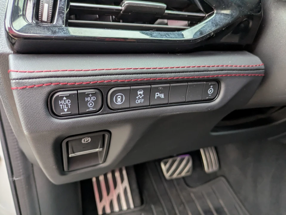 2023 Acura MDX 4th Gen - Image 18 of 21