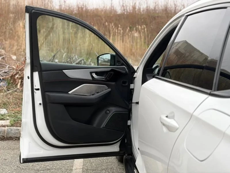 2023 Acura MDX 4th Gen - Image 11 of 12