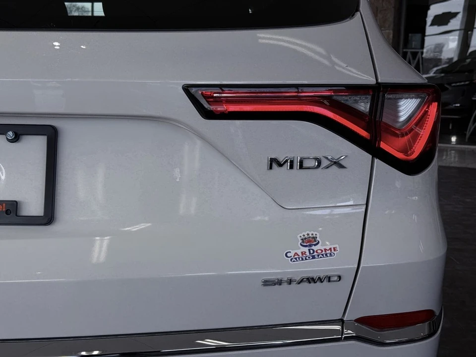 2023 Acura MDX 4th Gen - Image 16 of 21