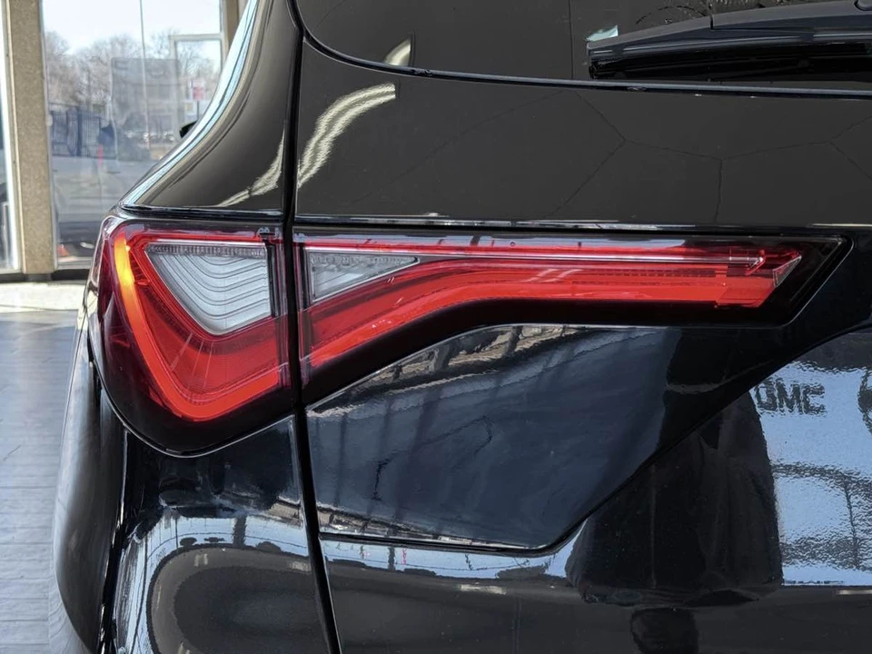 2023 Acura MDX 4th Gen - Image 16 of 21