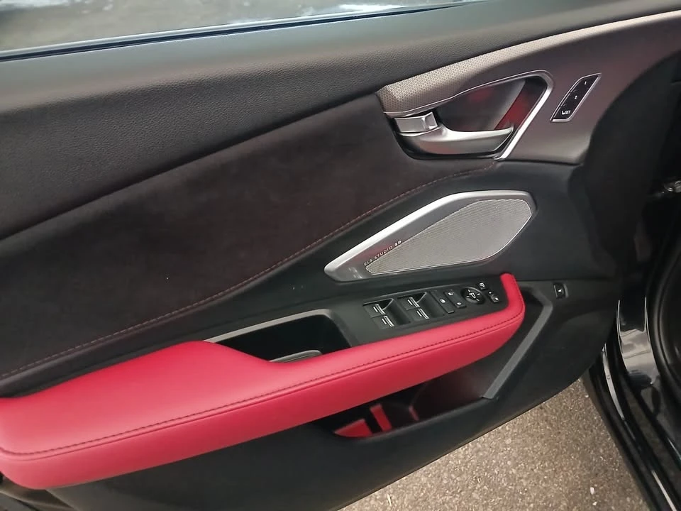 2023 Acura RDX 3rd Gen - Image 11 of 20