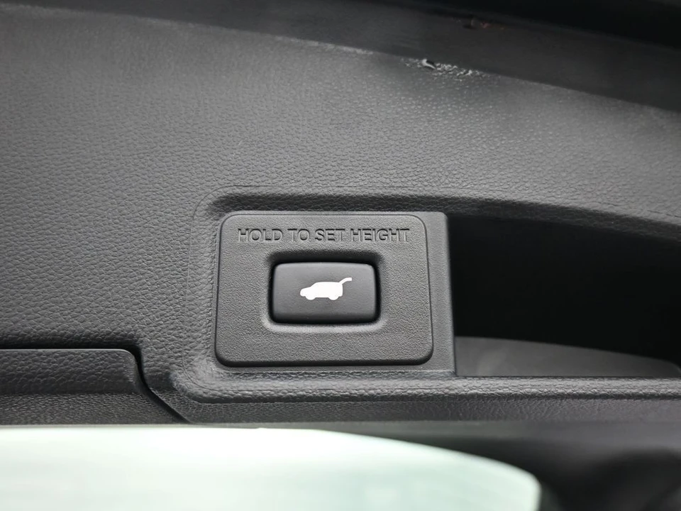 2023 Acura RDX 3rd Gen - Image 23 of 31