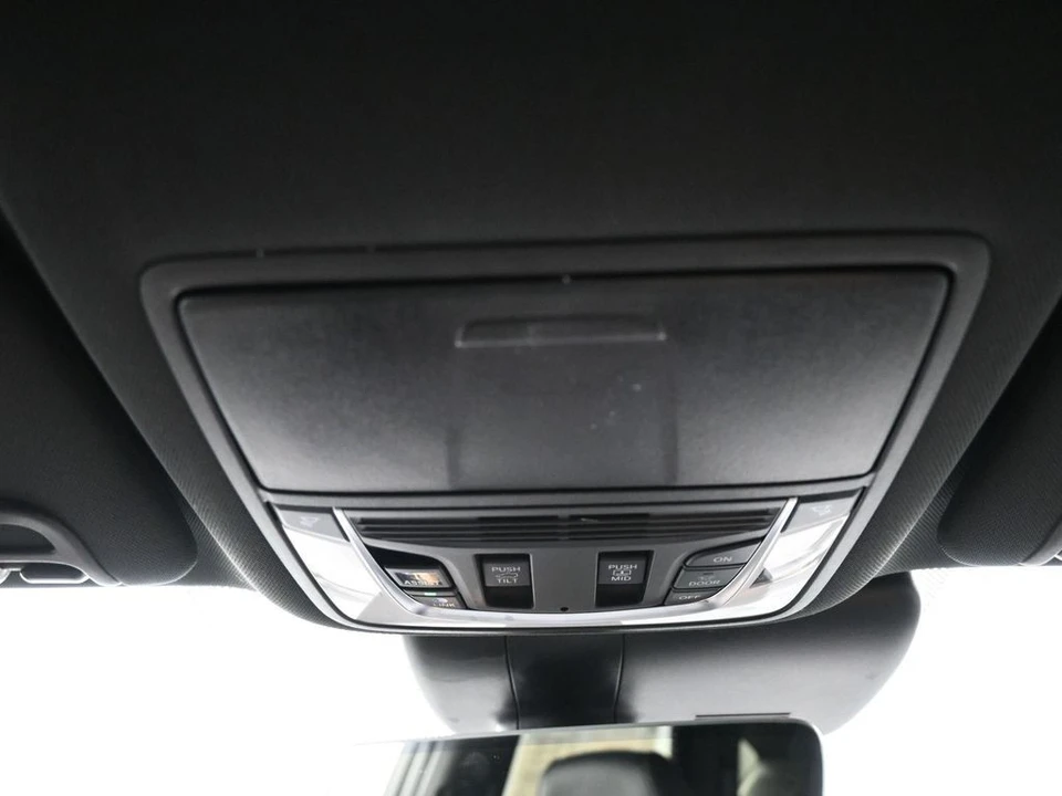 2023 Acura RDX 3rd Gen - Image 17 of 21