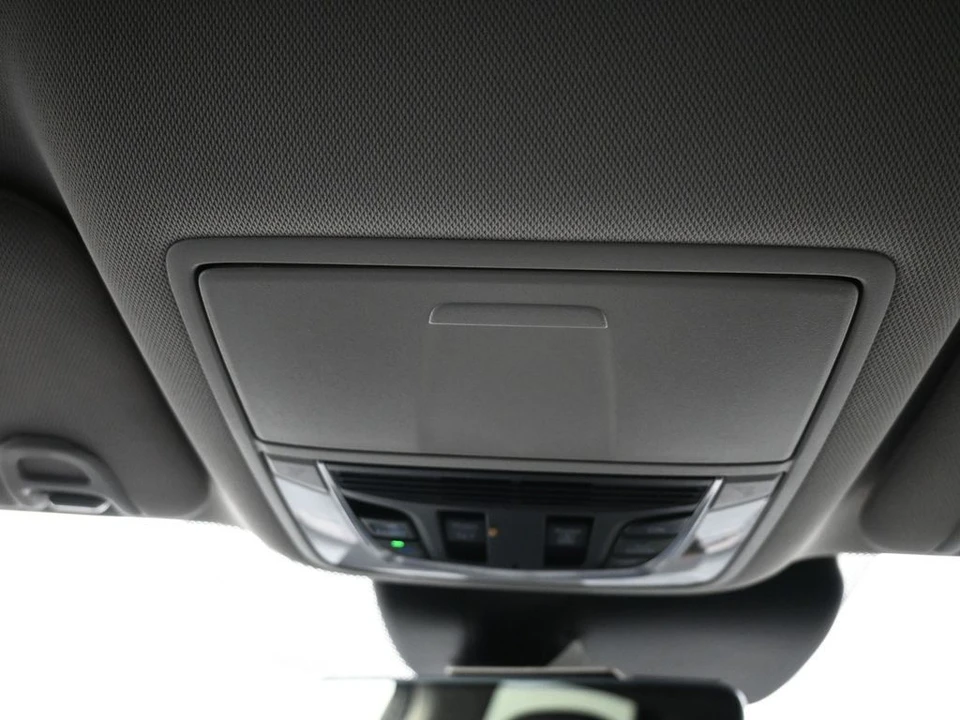 2023 Acura RDX 3rd Gen - Image 17 of 21