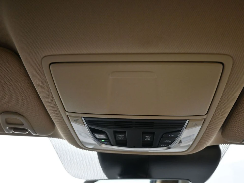 2023 Acura RDX 3rd Gen - Image 17 of 21