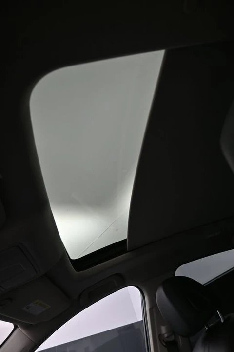 2023 Acura RDX 3rd Gen - Image 18 of 21