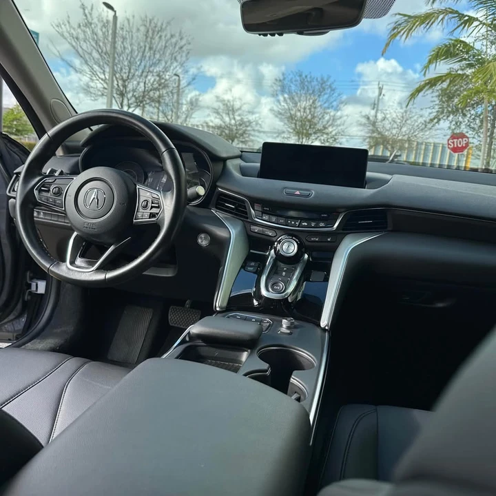 2023 Acura TLX - Image 9 of 10