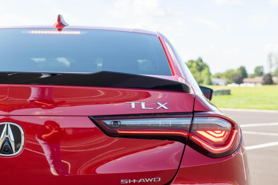 2023 Acura TLX 2nd Gen - Image 14 of 31