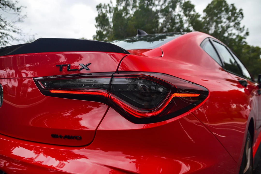 2023 Acura TLX 2nd Gen - Image 17 of 31