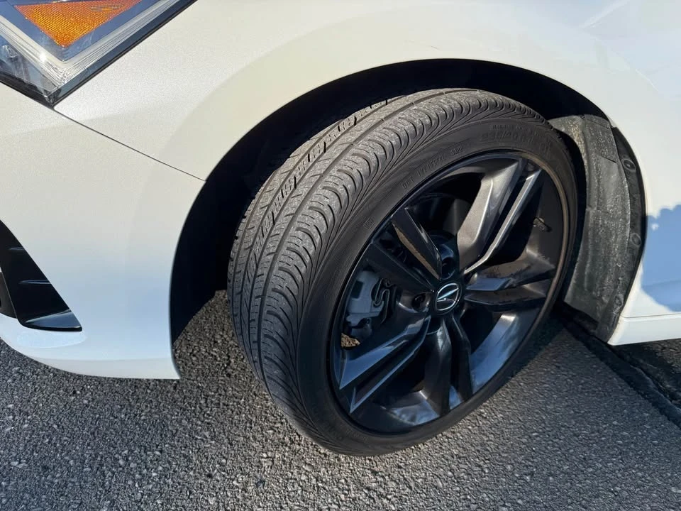 2023 Acura Integra 5th Gen - Image 14 of 17