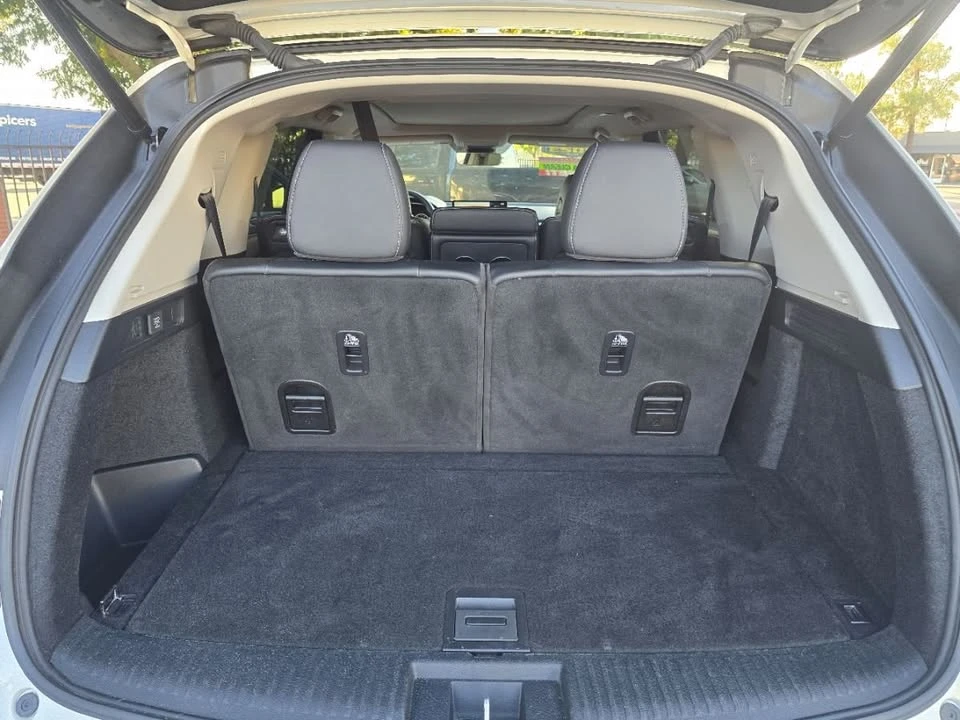 2023 Acura MDX 4th Gen - Image 16 of 18