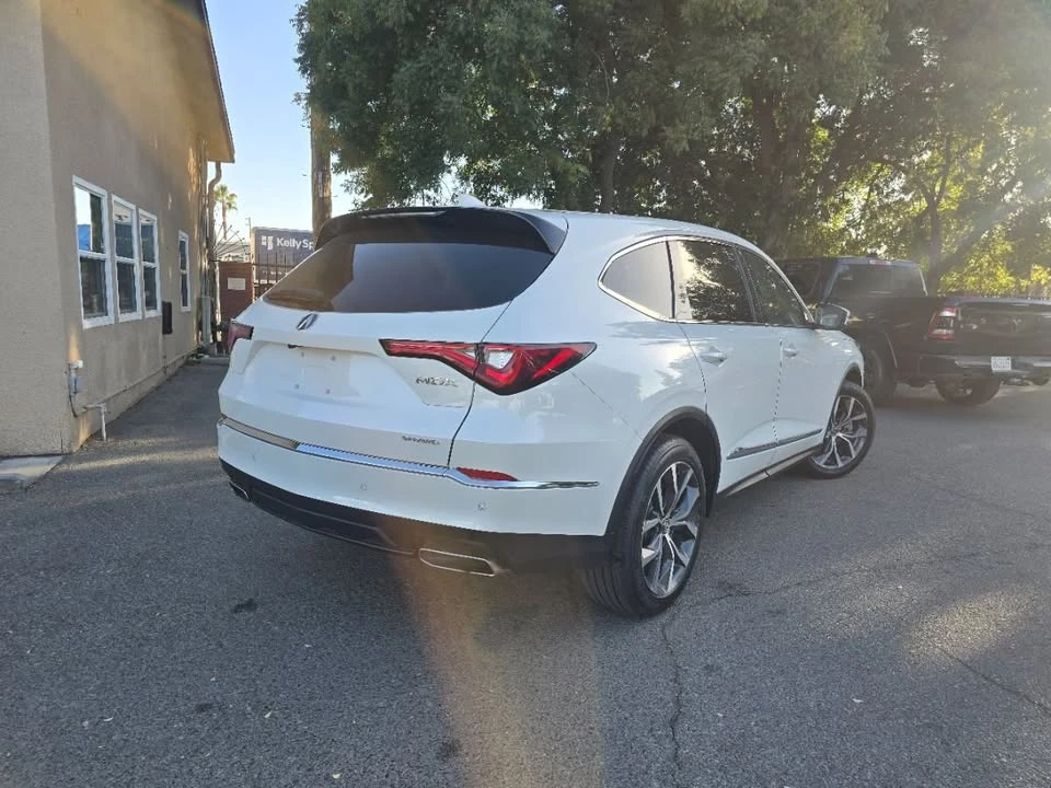 2023 Acura MDX 4th Gen - Image 9 of 18