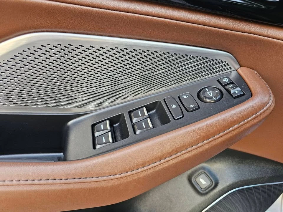 2023 Acura MDX 4th Gen - Image 12 of 17