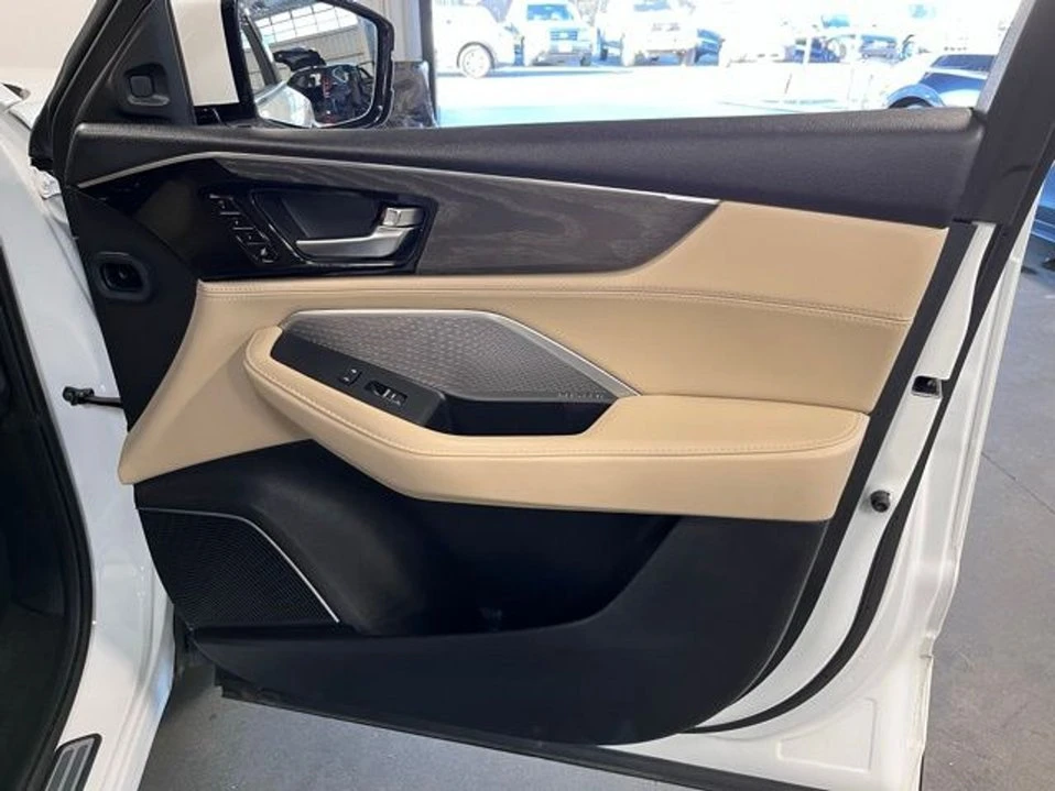 2023 Acura MDX 4th Gen - Image 11 of 20